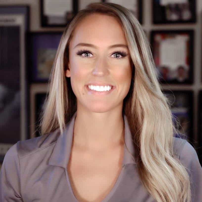 dr alyssa holum - chiropractor in huntley il